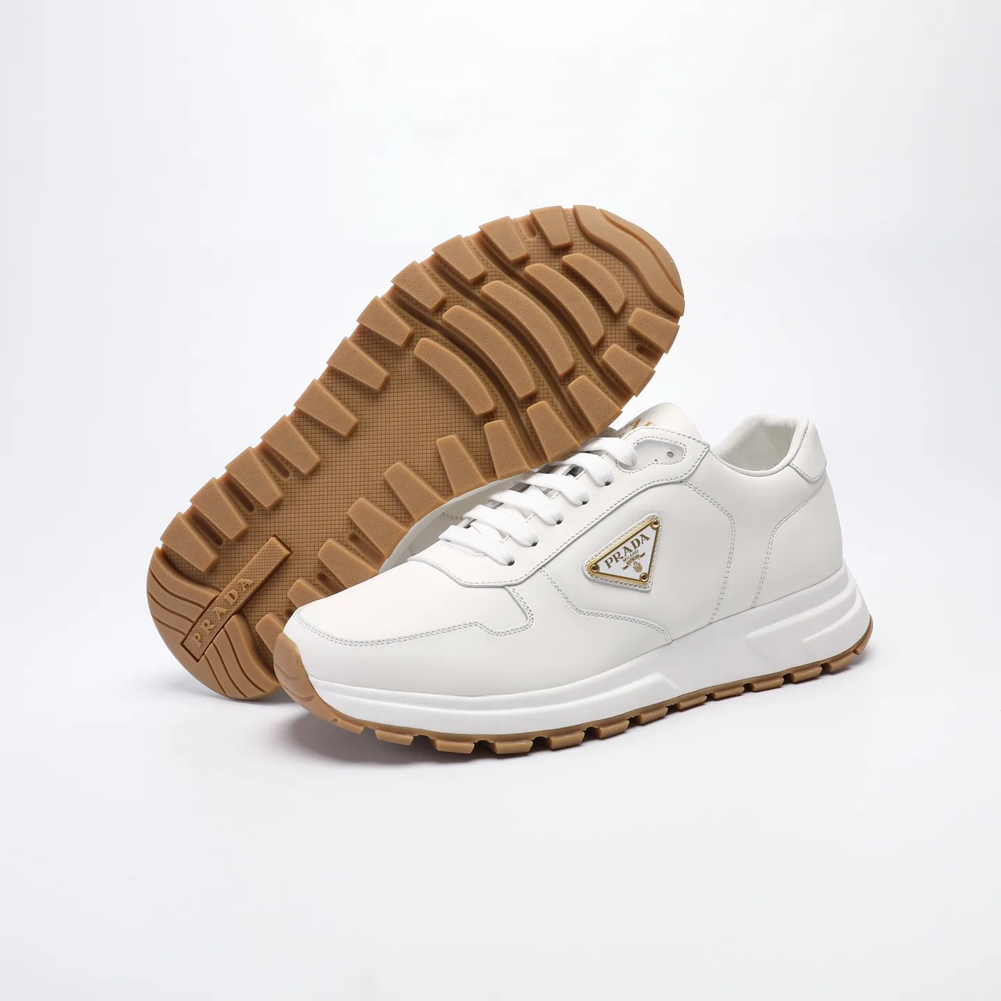 Batch 580 [PRADA] Men's shoes are popular in the counter, official website synchronization, high-quality shipments. Fabric: original cowhide with snakeskin. Lining: cowhide feet + cowhide lining. Outsole: original TPU + foam. Size: 38-46